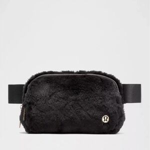 NWT! Lululemon Black Everywhere Belt Bag Plush Fleece
